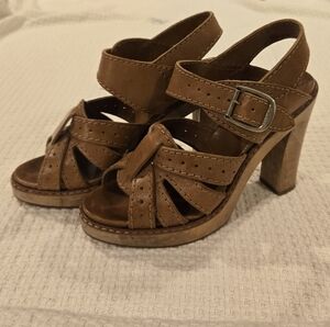 Chloé Platform Leather Whipstitch Detail